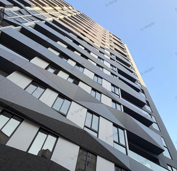 Fachada con panel de aluminio